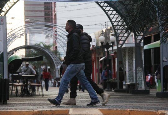 Calçadão da Batista de Carvalho; rua Gustavo Maciel com a Praça Rui Barbosa