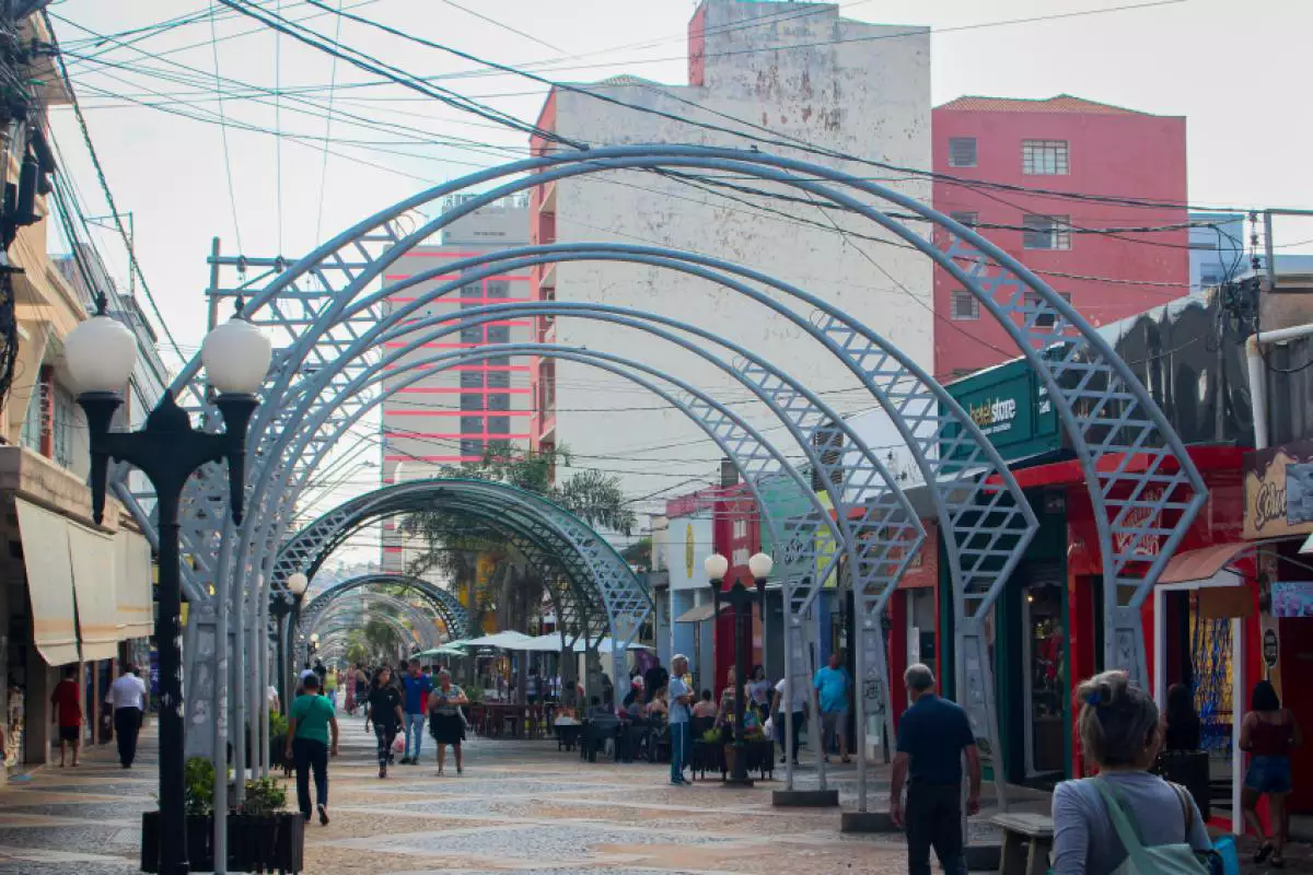 Comércio abrirá nesta quarta 09 de julho em horário especial