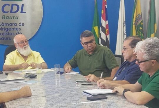 Reunião discute melhorias para o Calçadão da Batista em Bauru